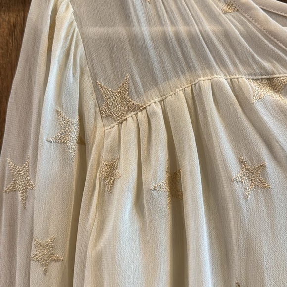 Woman’s blouse - Picture 2 of 7